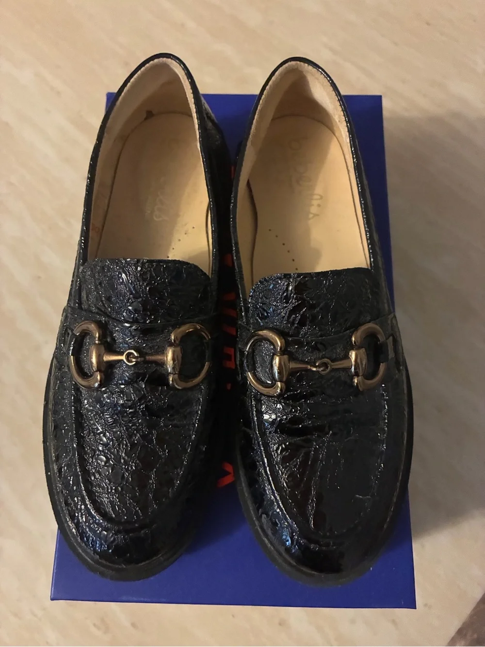 LIKE NEW Beberlis Kids Black Patent Moccasin Loafers buckles - girls EU 34
